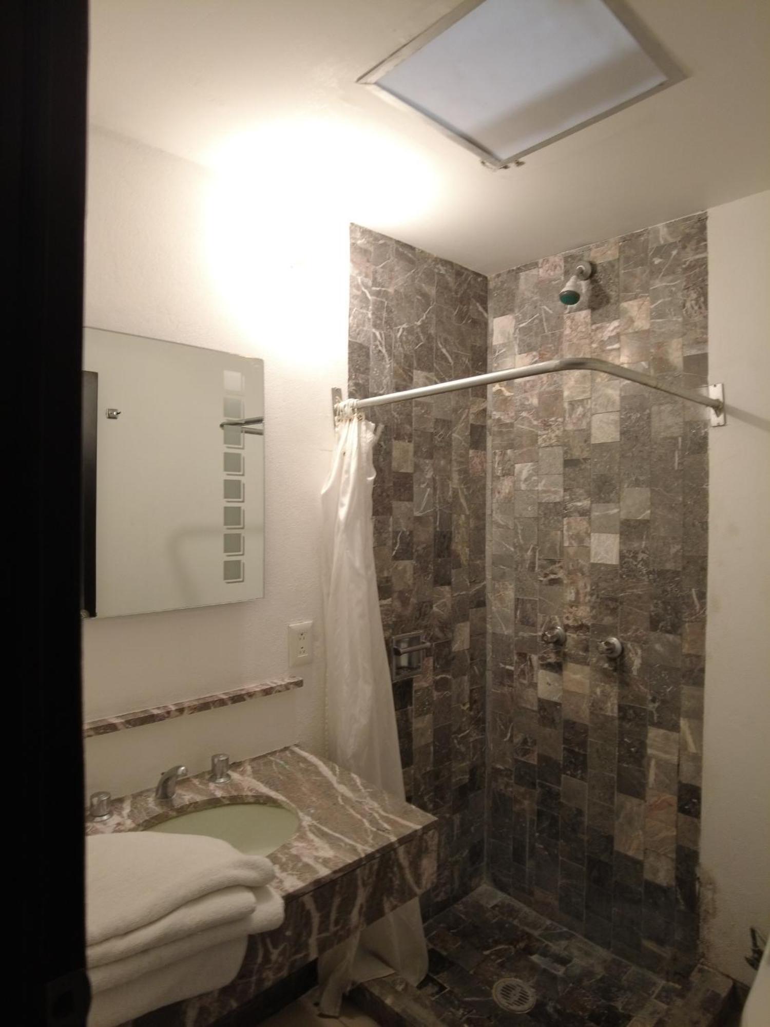 Hotel O Puente 산후안델리오 외부 사진